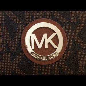 😱SOLD😱Michael Kors Large Wallet